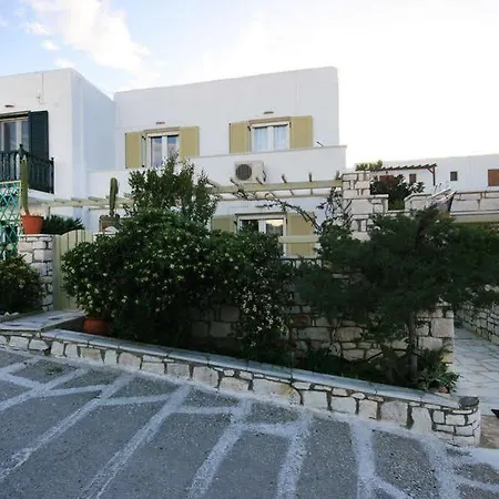 Leonardos * Naousa (Paros)